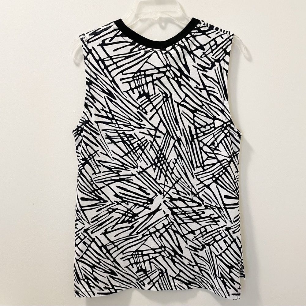 Nike Abstract Printed Muscle Tank Top - Size Small - Picture 3 of 7